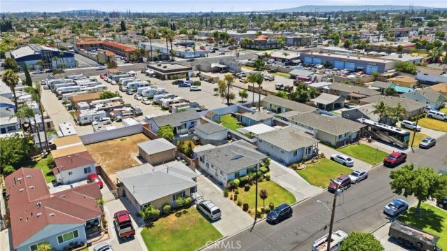 9138 Rendalia, Bellflower, CA 90706