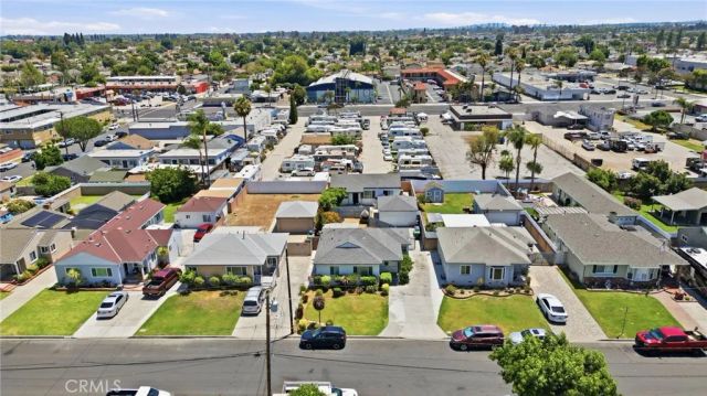 9138 Rendalia, Bellflower, CA 90706