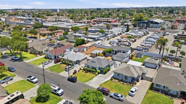 9138 Rendalia, Bellflower, CA 90706