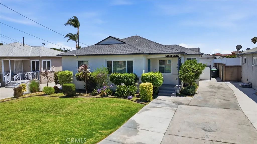 9138 Rendalia, Bellflower, CA 90706