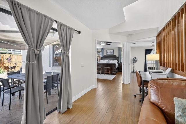 9375 NW 18th Ct, Plantation, FL 33322