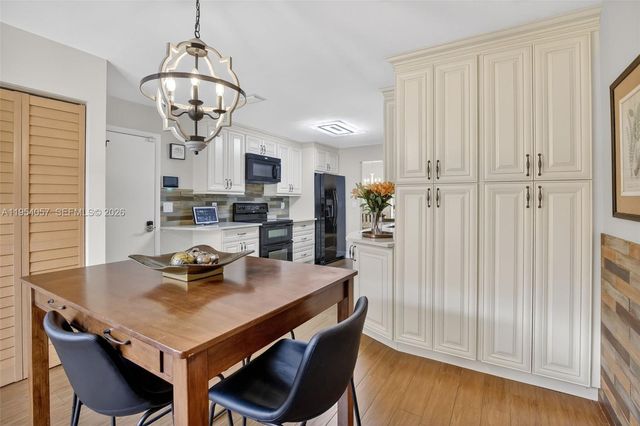 9375 NW 18th Ct, Plantation, FL 33322