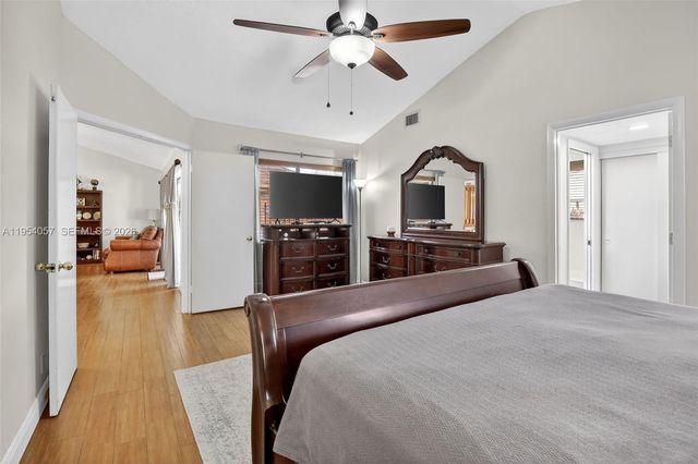 9375 NW 18th Ct, Plantation, FL 33322