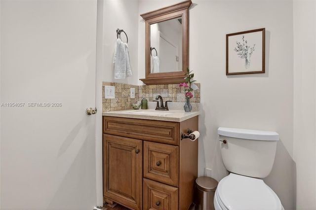 9375 NW 18th Ct, Plantation, FL 33322