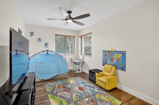 9375 NW 18th Ct, Plantation, FL 33322