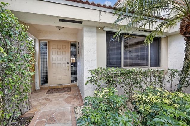 9375 NW 18th Ct, Plantation, FL 33322