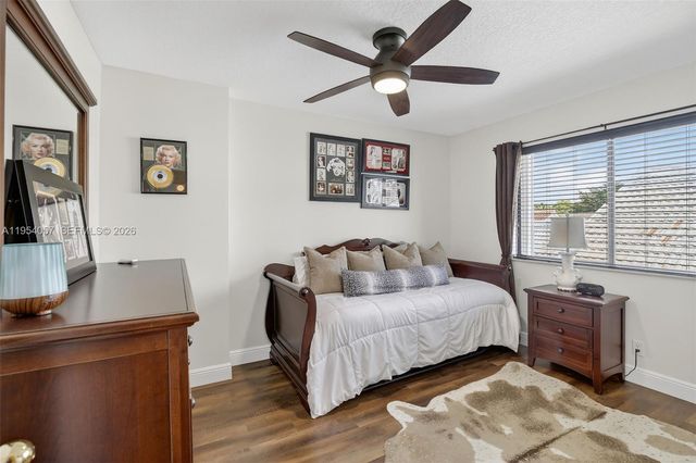 9375 NW 18th Ct, Plantation, FL 33322