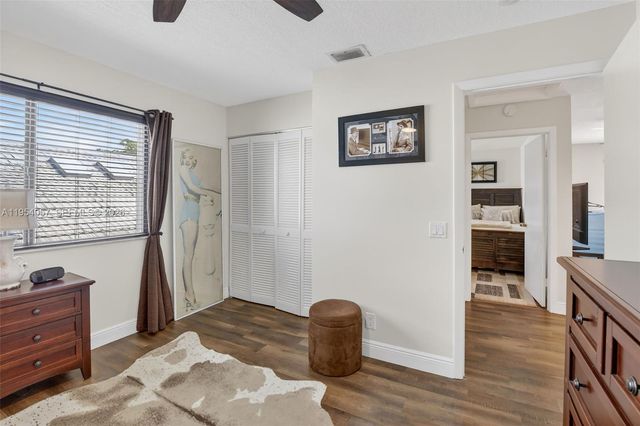 9375 NW 18th Ct, Plantation, FL 33322