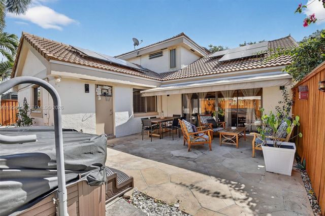 9375 NW 18th Ct, Plantation, FL 33322