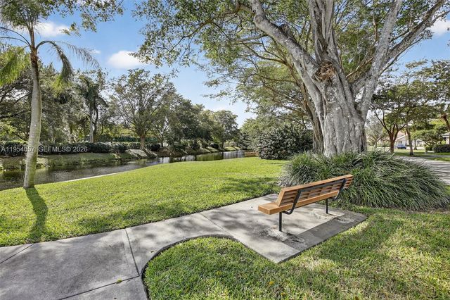 9375 NW 18th Ct, Plantation, FL 33322