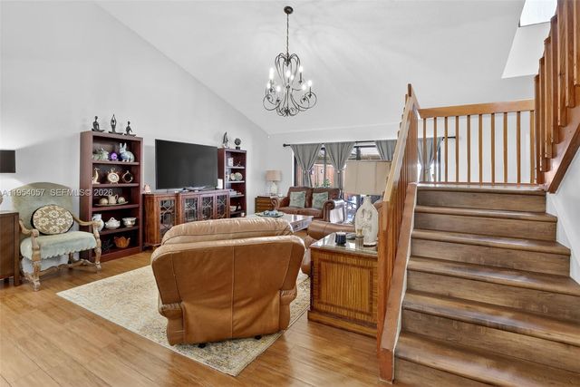 9375 NW 18th Ct, Plantation, FL 33322