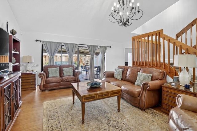 9375 NW 18th Ct, Plantation, FL 33322