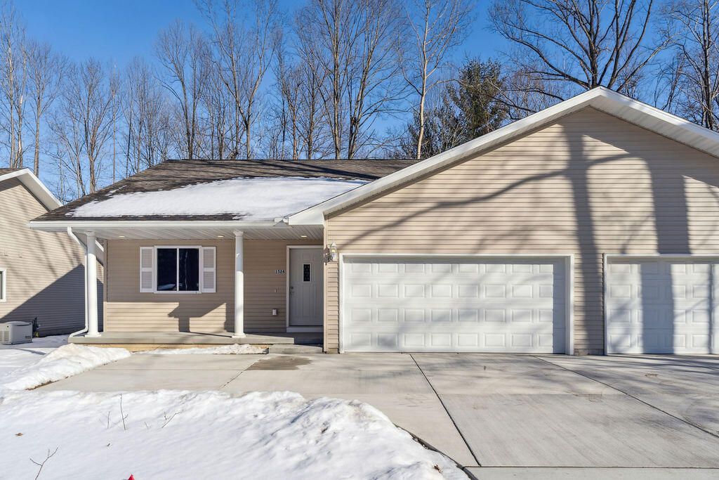 1524 Woodland Avenue, Michigan City, IN 46360