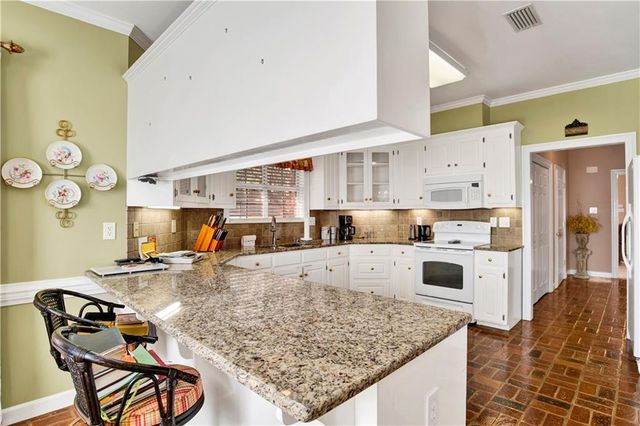 7194 Oakbriar N Drive, Mobile, AL 36619