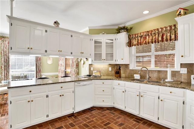 7194 Oakbriar N Drive, Mobile, AL 36619