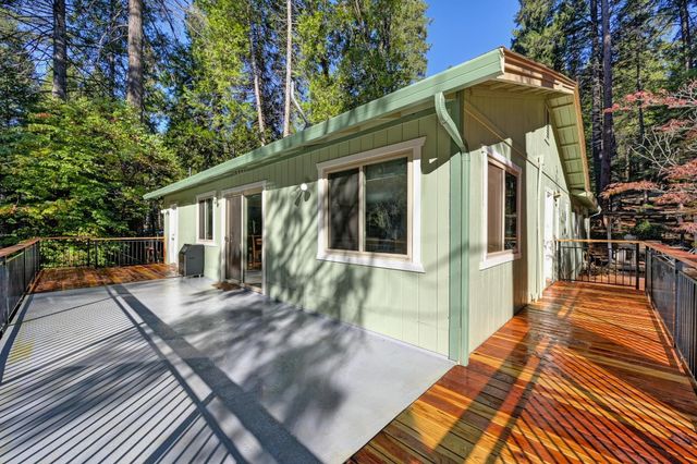 20460 Cedar View Ct, Foresthill, CA 95631