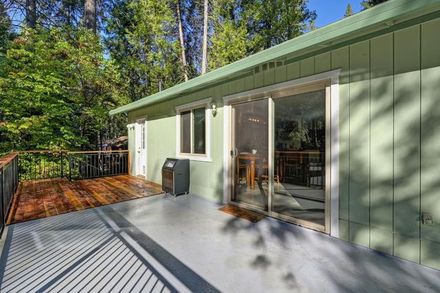 20460 Cedar View Ct, Foresthill, CA 95631