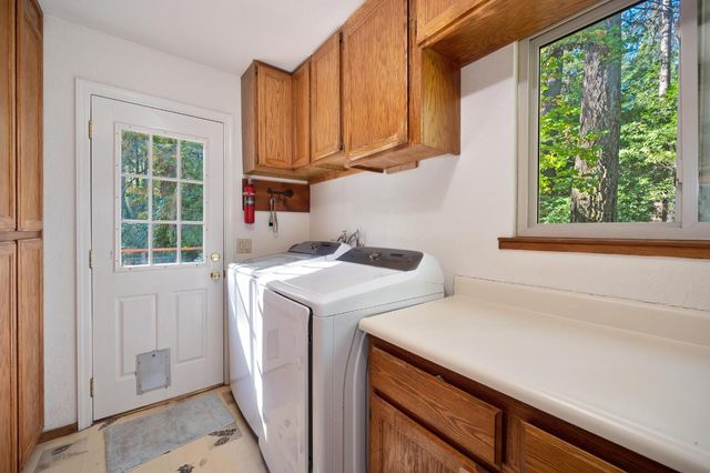 20460 Cedar View Ct, Foresthill, CA 95631