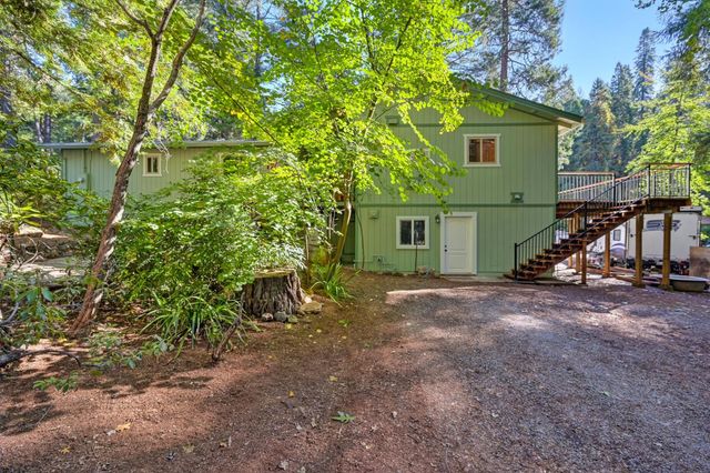 20460 Cedar View Ct, Foresthill, CA 95631