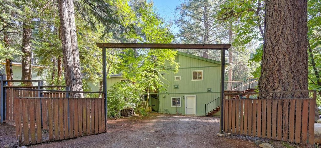 20460 Cedar View Ct, Foresthill, CA 95631