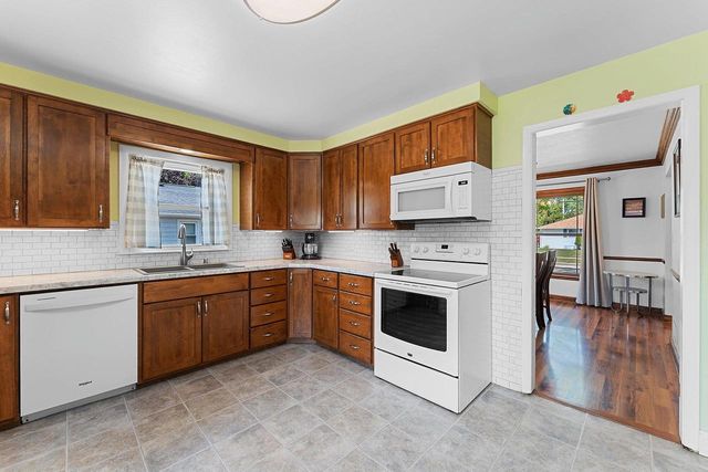 613 E BYRD STREET, Appleton, WI 54911