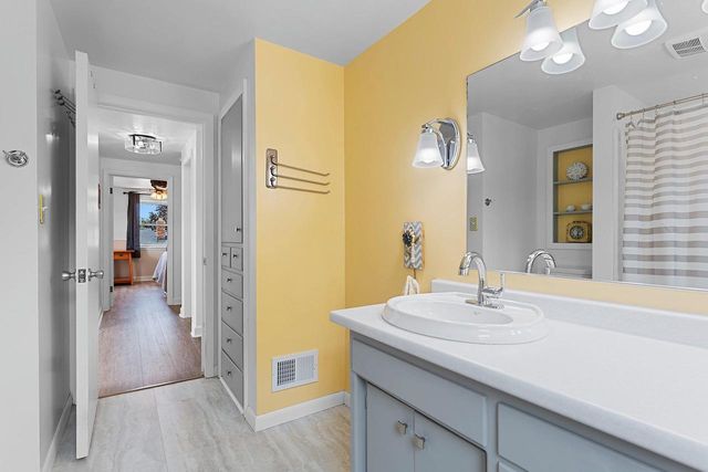 613 E BYRD STREET, Appleton, WI 54911