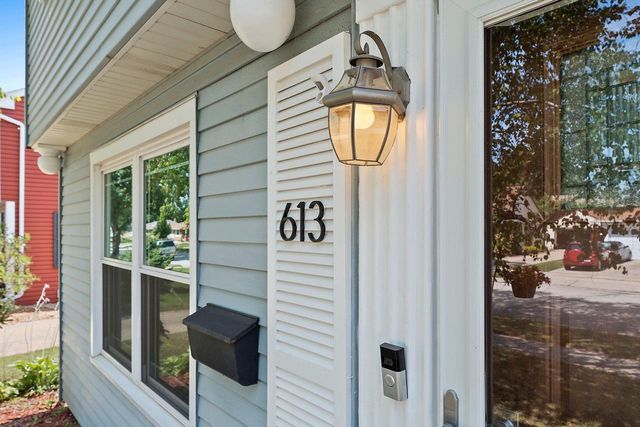 613 E BYRD STREET, Appleton, WI 54911