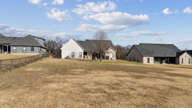 27232 E 131st Street S, Coweta, OK 74429