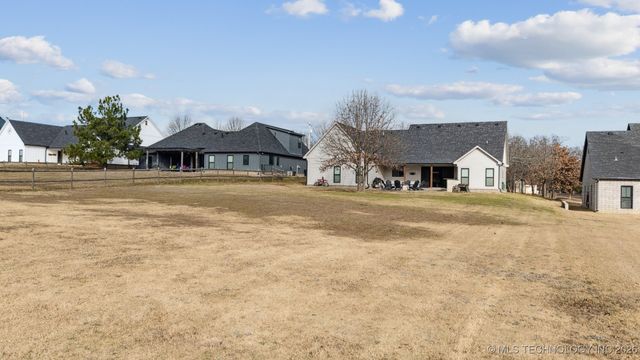 27232 E 131st Street S, Coweta, OK 74429