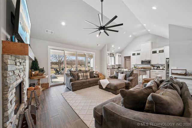 27232 E 131st Street S, Coweta, OK 74429