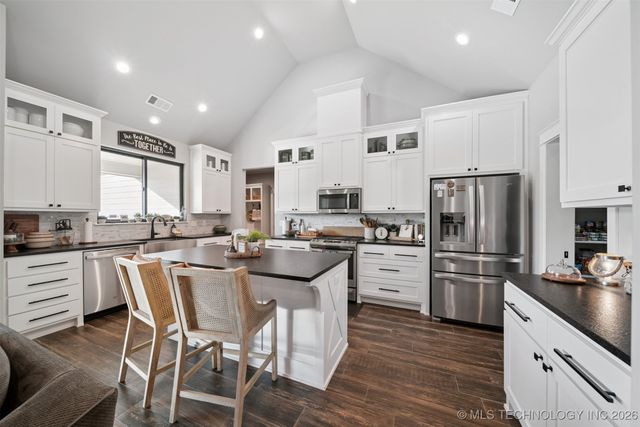 27232 E 131st Street S, Coweta, OK 74429