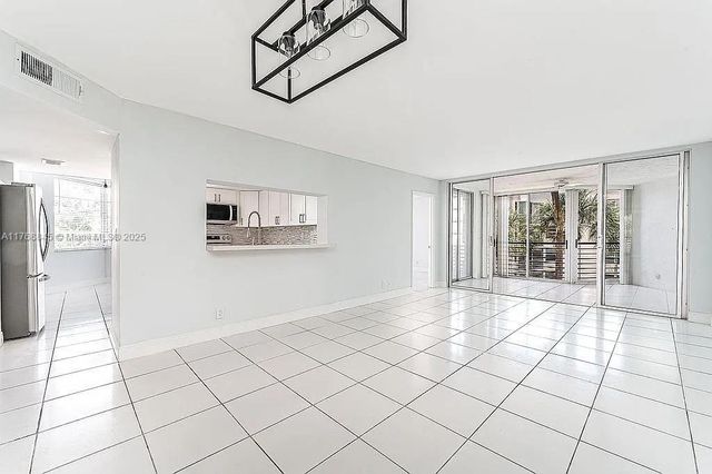 1931 Sabal Palm Dr 301, Davie, FL 33324