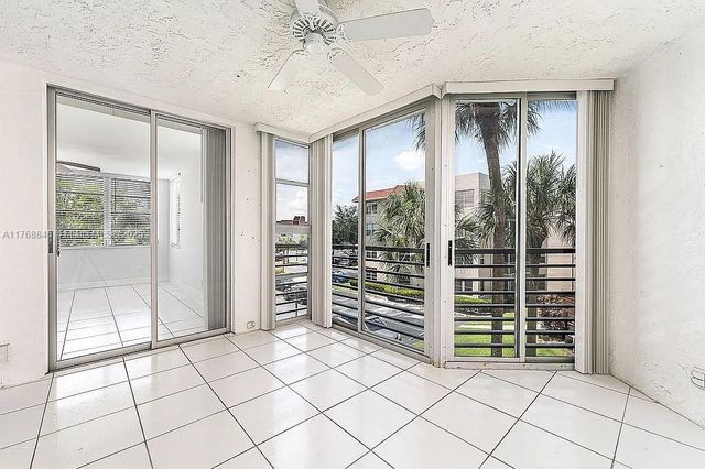 1931 Sabal Palm Dr 301, Davie, FL 33324