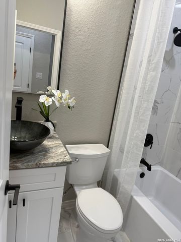 656 Canyon Circle, Canyon Lake, TX 78133