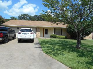 107 Bluebonnet Trail, Keene, TX 76059
