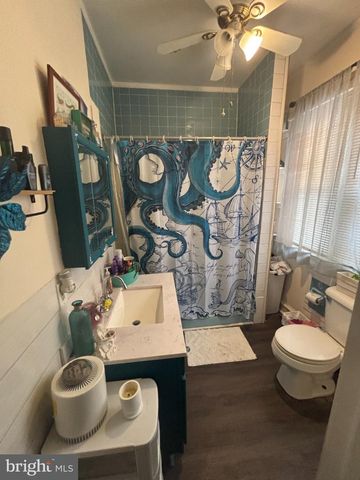 22 E THOMPSON AVE, Gloucester City, NJ 08030