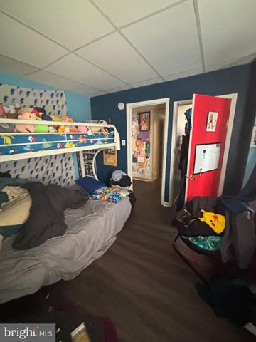 22 E THOMPSON AVE, Gloucester City, NJ 08030