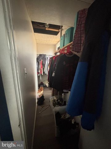 22 E THOMPSON AVE, Gloucester City, NJ 08030