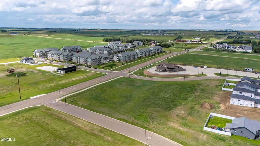 - State Avenue N, Dickinson, ND 58601 photo 10