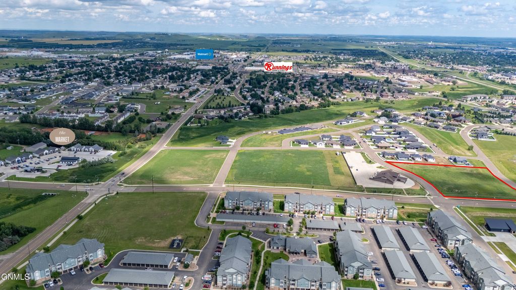 - State Avenue N, Dickinson, ND 58601 photo 2