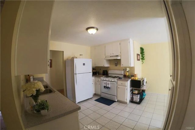 14465 Linden, Hesperia, CA 92345