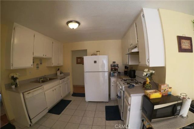 14465 Linden, Hesperia, CA 92345