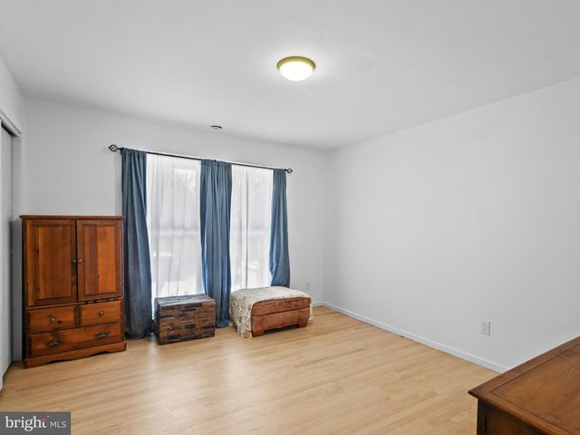1811 CLAYTON DR, Oxon Hill, MD 20745
