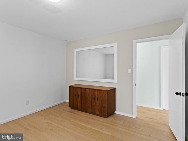 1811 CLAYTON DR, Oxon Hill, MD 20745