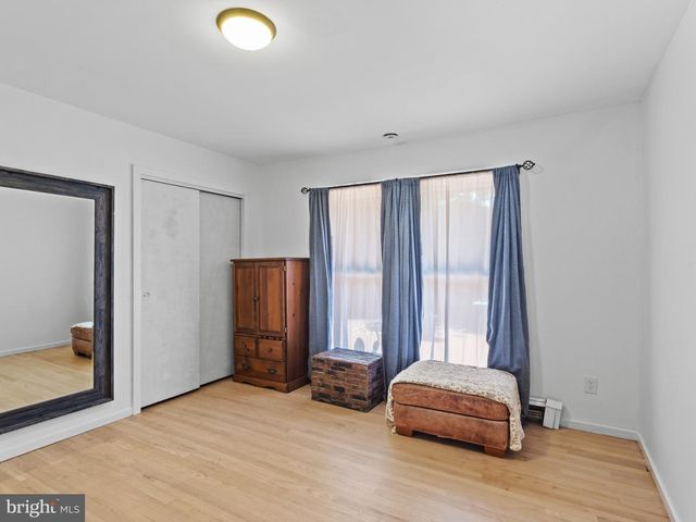 1811 CLAYTON DR, Oxon Hill, MD 20745