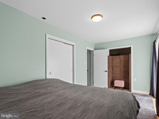 1811 CLAYTON DR, Oxon Hill, MD 20745
