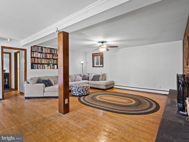 1811 CLAYTON DR, Oxon Hill, MD 20745