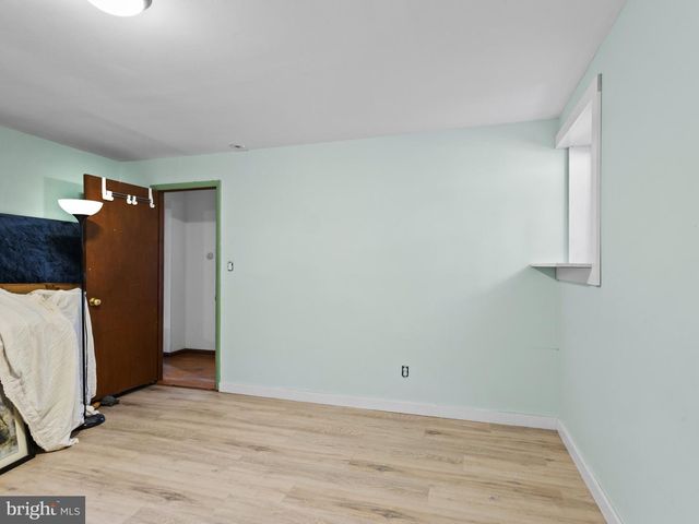 1811 CLAYTON DR, Oxon Hill, MD 20745