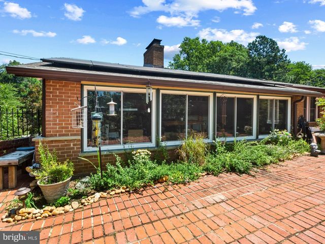 1811 CLAYTON DR, Oxon Hill, MD 20745