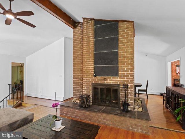 1811 CLAYTON DR, Oxon Hill, MD 20745